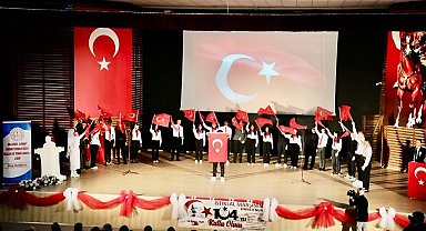 Edremit'te İstiklal Marşı'nın 104. yılı coşkuyla kutlandı