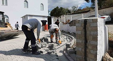 Efeler Belediyesi, Baltaköy Camii bahçesini yeniledi