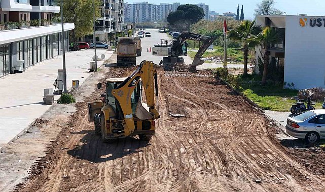 Efeler Zeybek Mahallesi'ndeki yol yenileniyor