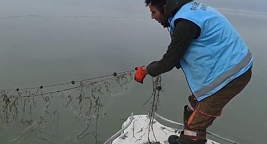 Eğirdir Gölü'nde 500 metrelik kaçak ağ ele geçirildi