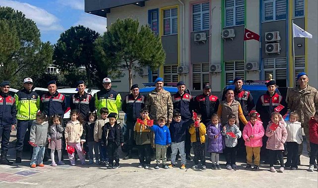 Ekipler miniklere jandarmayı tanıttı