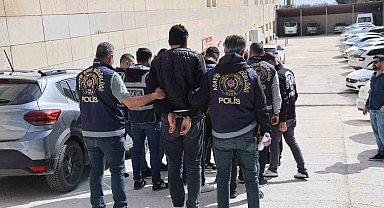 Elazığ'da 1 kişiyi öldüren ve 1 kadını yaralayan 6 şüpheli yakalandı
