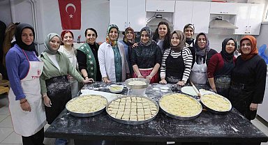 Elazığ'da bir yandan eğitim diğer yandan bayram hazırlığı