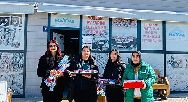 Elazığ'da öğretmen ve öğrencilerden anlamlı 8 Mart kutlaması