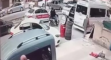 Elazığ'da tır, otomobili metrelerce sürükledi