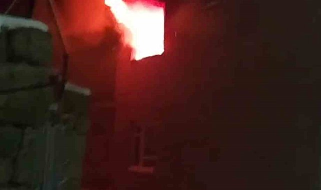Elektrikli battaniyeden çıkan yangın korkuttu