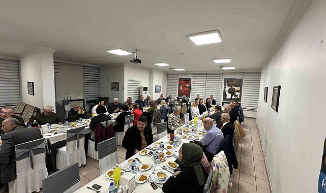 Emekli emniyet teşkilatı iftar programında bir araya geldi