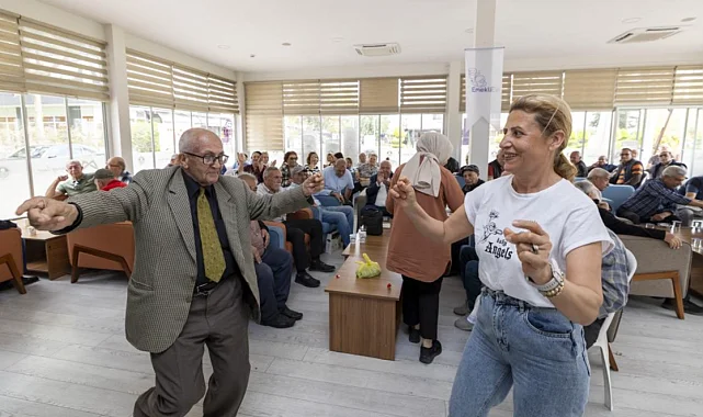 Emekli evlerinde bayram coşkusu