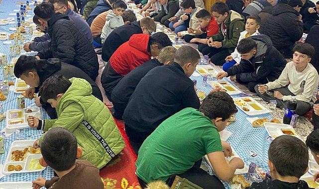 Emet'te geleneksel çocuk iftarı