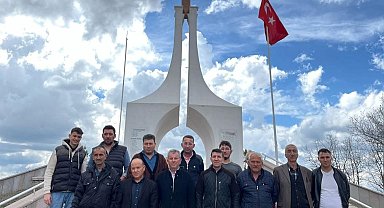 Emet'te köylülerden şehitlik ziyareti ve coşkulu bayram kutlaması