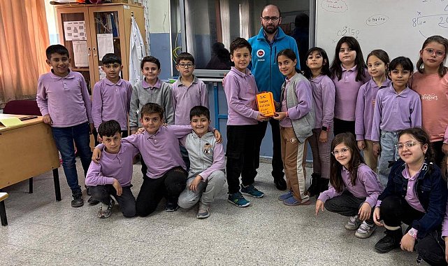 Emet'te minik yüreklerden Filistin'e destek
