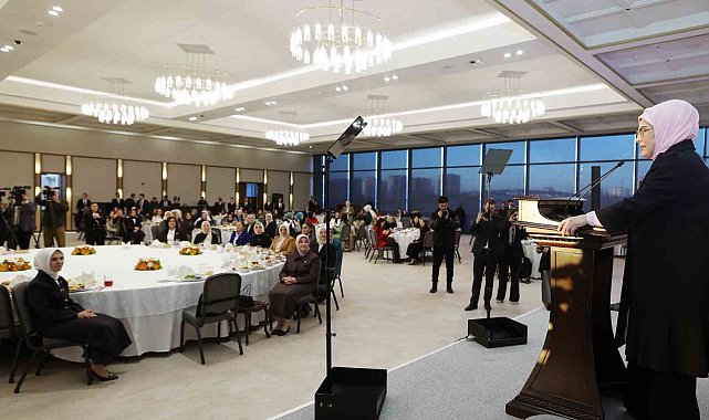 Emine Erdoğan, AK Parti Genel Merkez Kadın Kolları Başkanlığının iftarına katıldı