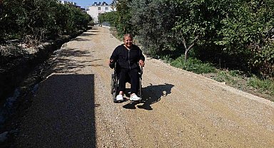 Engelli vatandaşların yaşadığı sokakta yol sorunu büyükşehir belediye ekiplerince çözüldü