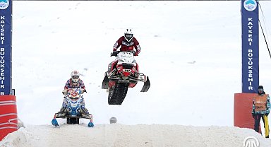 Erciyes'in zirvesinde Dünya Kar Motosikleti Şampiyonası için ger sayım başladı