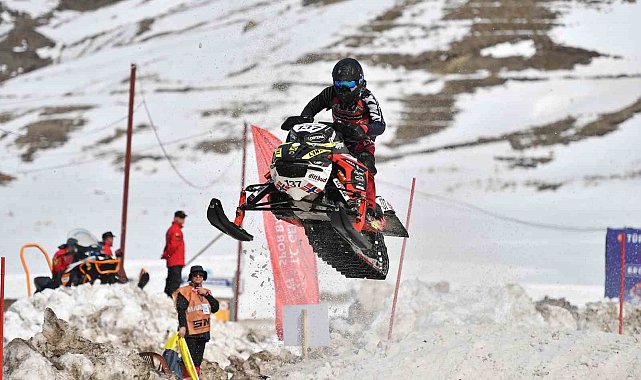 Erciyes'te Dünya Kar Motosikleti Şampiyonası heyecanı başladı
