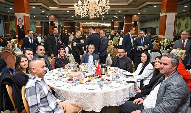 Esenyurt Başkan Vekili Aksoy belediye personelleriyle iftarda buluştu