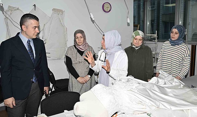 Esenyurt Belediye Başkan Vekili Aksoy, Sürekli Eğitim Merkezi kursiyerleriyle bir araya geldi