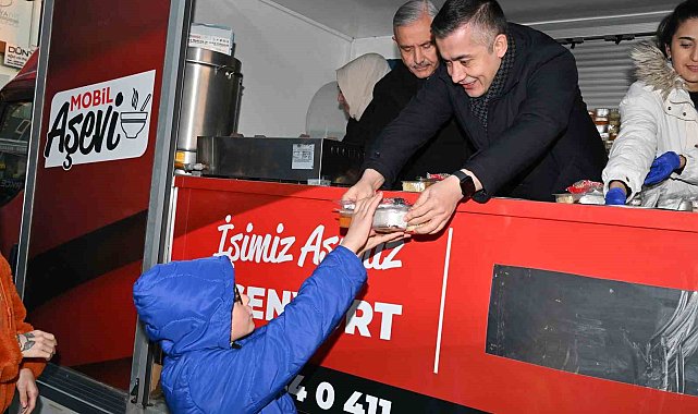 Esenyurt Belediye Başkan Vekili Aksoy vatandaşlarla iftar sofrasında buluştu