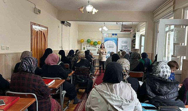 Esenyurt Belediyesi'nden "Güçlü Aile, Güçlü Toplum" seminerleri