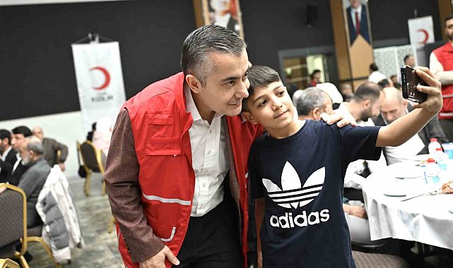 Esenyurt'ta yetimlere özel iftar düzenlendi