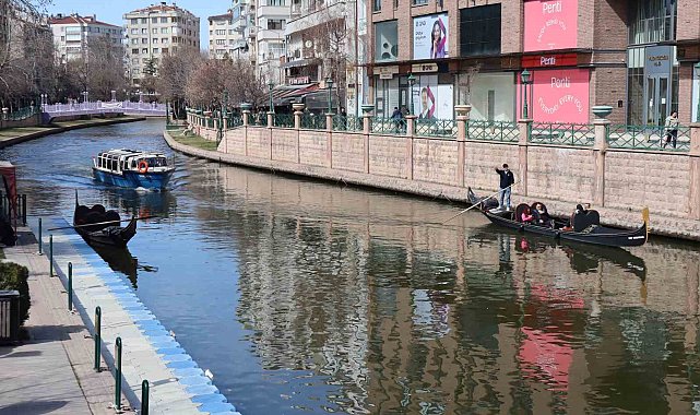 Eskişehir'de güzel hava gondollarda yoğunluk oluşturdu
