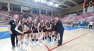 Eskişehir'de Midi Kızlar Voleybol final etabı sona erdi