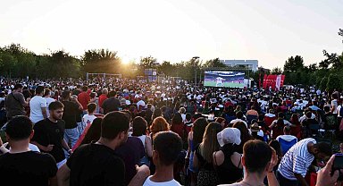 Eskişehir'de milli maç heyecanı dev ekranda yaşanacak