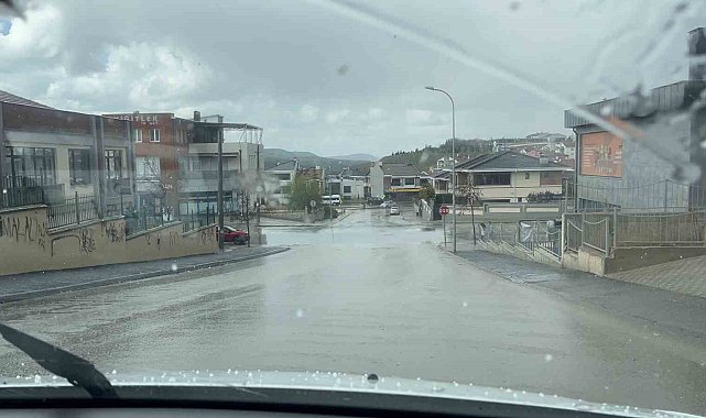 Eskişehir'de sağanak yağmur ve dolu etkili oldu