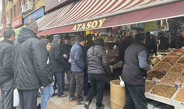 Esnaf yoğunluktan memnun