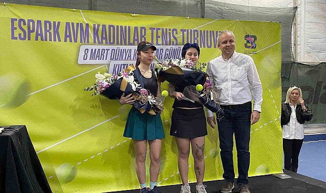 Espark AVM'den 8 Mart Dünya Kadınlar Günü'ne özel tenis turnuvası