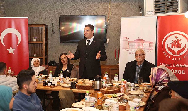 Evliliklerinde yarım asrı dolduranlar iftarda buluştu