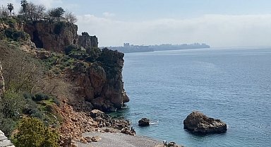 Falezlerden atlamak için ölümü göze aldı