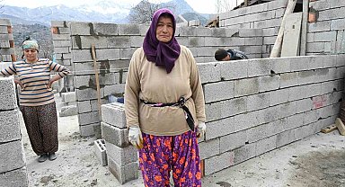 Fatma teyzenin yıkılan evi yeniden inşa ediliyor