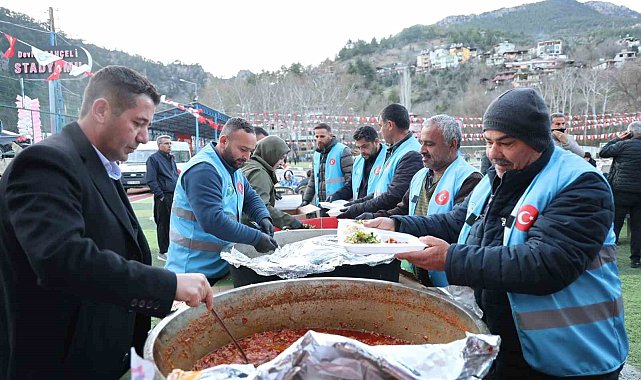 Feke'de 2 bin kişi iftarda buluştu