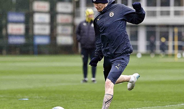 Fenerbahçe, çalışmalarına devam etti