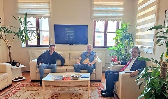FIFA Kokartlı Hakem Halil Umut Meler, Kaymakam Keklik ile görüştü
