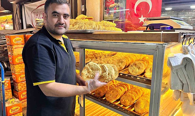 Fırınlarda Ramazan mesaisi sürüyor: Maraş çöreğine yoğun talep