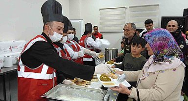 Gaziantep Vakıflar Bölge Müdürlüğünden günde 3 bin kişiye iftar