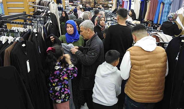 Gaziantep'te Ramazan'ın son günü alışveriş yoğunluğu had safhaya çıktı