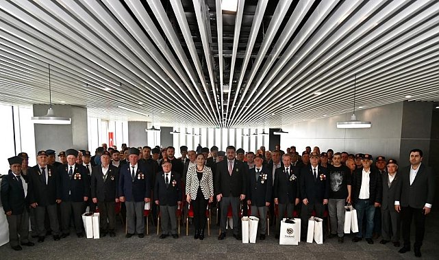 Gazilere milli bayram kıyafeti hediye edildi