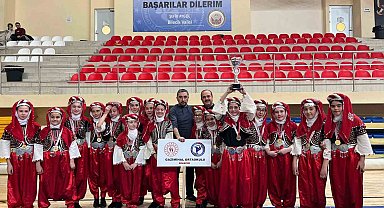 Gazimihal Ortaokulu Halk Oyunları Ekibi, il birincisi oldu