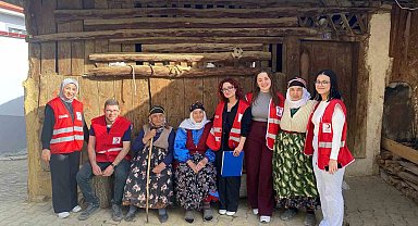 Gediz Genç Kızılay Gönüllüleri Ramazan ayında 500 aileye ulaştı
