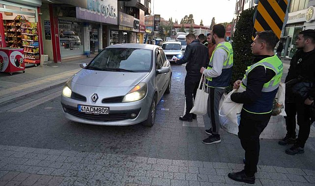 Gençlerden "İftara Beş Kala" etkinliği