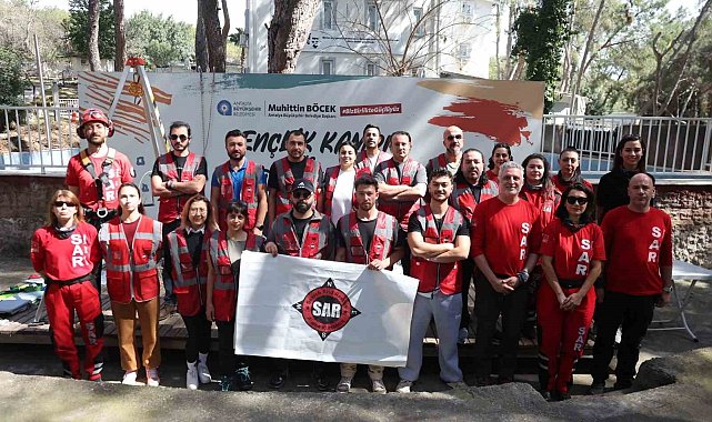 Gençlik kampında arama kurtarma gönüllülerine eğitim kampı