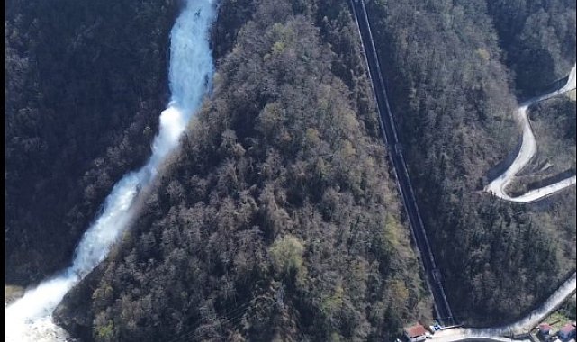 Giresun'da HES tahliyesiyle oluşan yapay şelale görsel şölen sunuyor