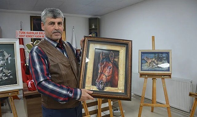 Gittiği sergiden etkilendi, şimdi kendi sergisini açtı