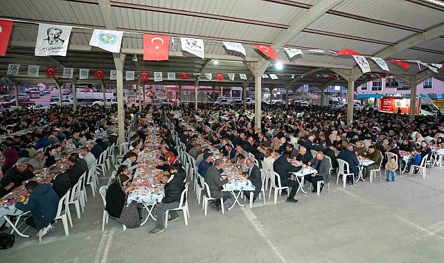 Gölmarmara'da 2 bin kişilik iftar sofrası