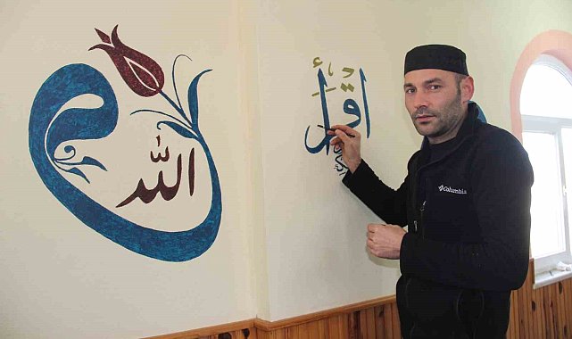Görev yaptığı camiyi hat sanatıyla nakış nakış süsledi