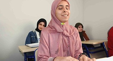 Görme engelli öğrenciler, mukabele geleneğini Braille alfabesiyle sürdürüyor