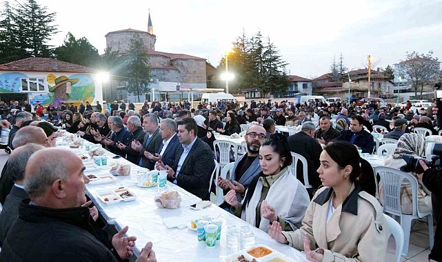 Gürhan Albayrak Çifteler ve Han'da ziyaretlerde bulundu